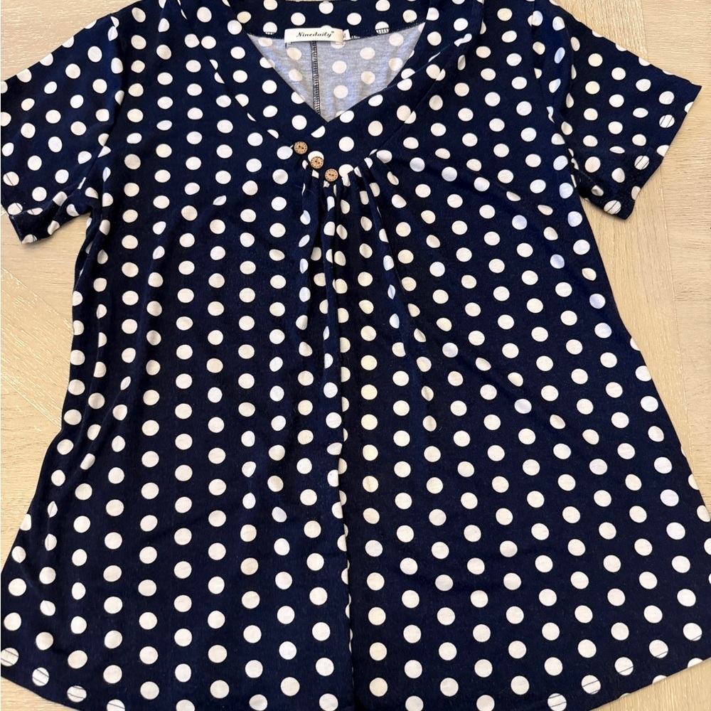 Polka Dot V-Neck Short Sleeve Tee - Navy & White Pinup